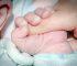 Baby-Fingernägel schneiden: So geht’s richtig