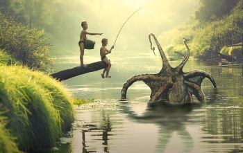 kinder spielen am fluss