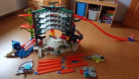Hot Wheels Spielzeug Parkhaus Kinder