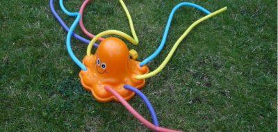 Wasserspielzeug fuer den garten