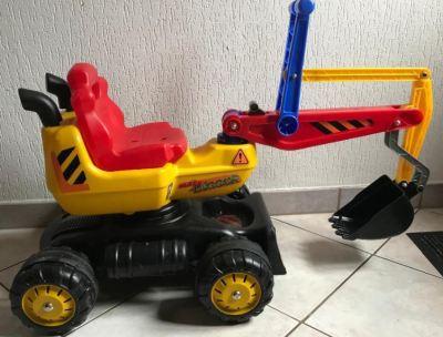 2 In 1 Kinderbagger Sitzbagger mit Helm Sitzbagger Bagger Sandkasten c S 06 
