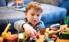 Kinder Zuhause beschäftigen