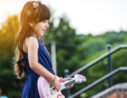 spielzeugitarre