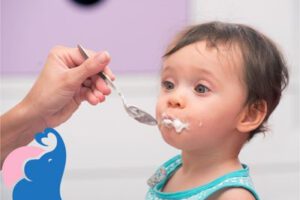 Ab wann dürfen Babys Joghurt essen?
