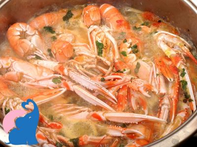 Schwangere essen Scampis