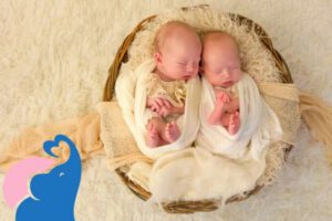 12 Glückwünsche zur Geburt von Zwillingen