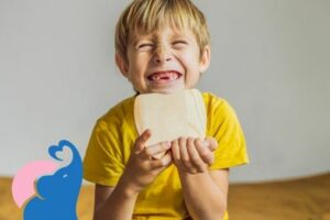 Verfärbungen an Milchzähnen: gelber Rand, weiße Flecken & mehr