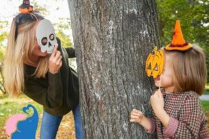 Halloween-Maske basteln – Schnell & Einfach