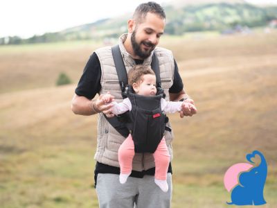 Babytrage mit Blick nach vorne