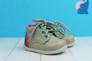 Welche Kinderschuhe für schmale Füße?